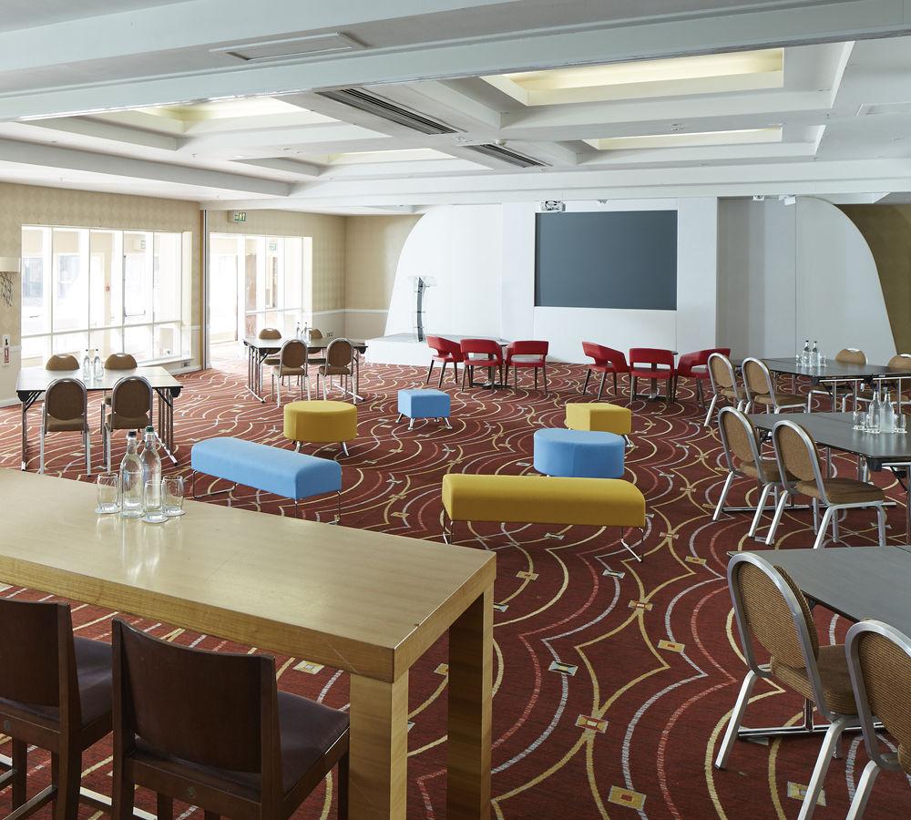 Delta Hotels By Marriott Питерборо Екстериор снимка