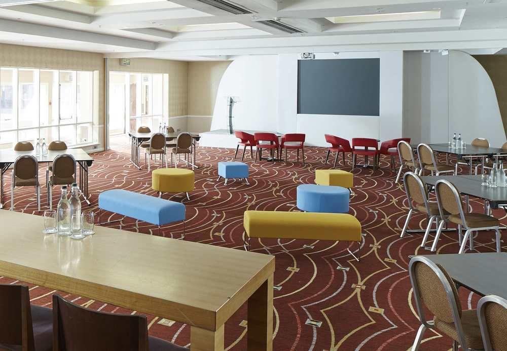 Delta Hotels By Marriott Питерборо Екстериор снимка
