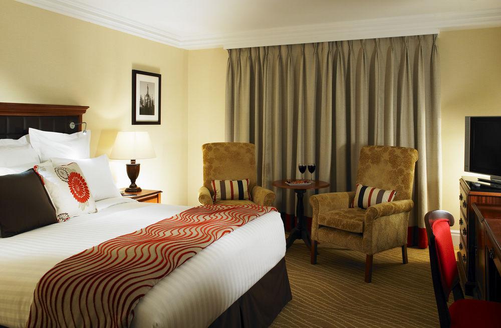 Delta Hotels By Marriott Питерборо Екстериор снимка