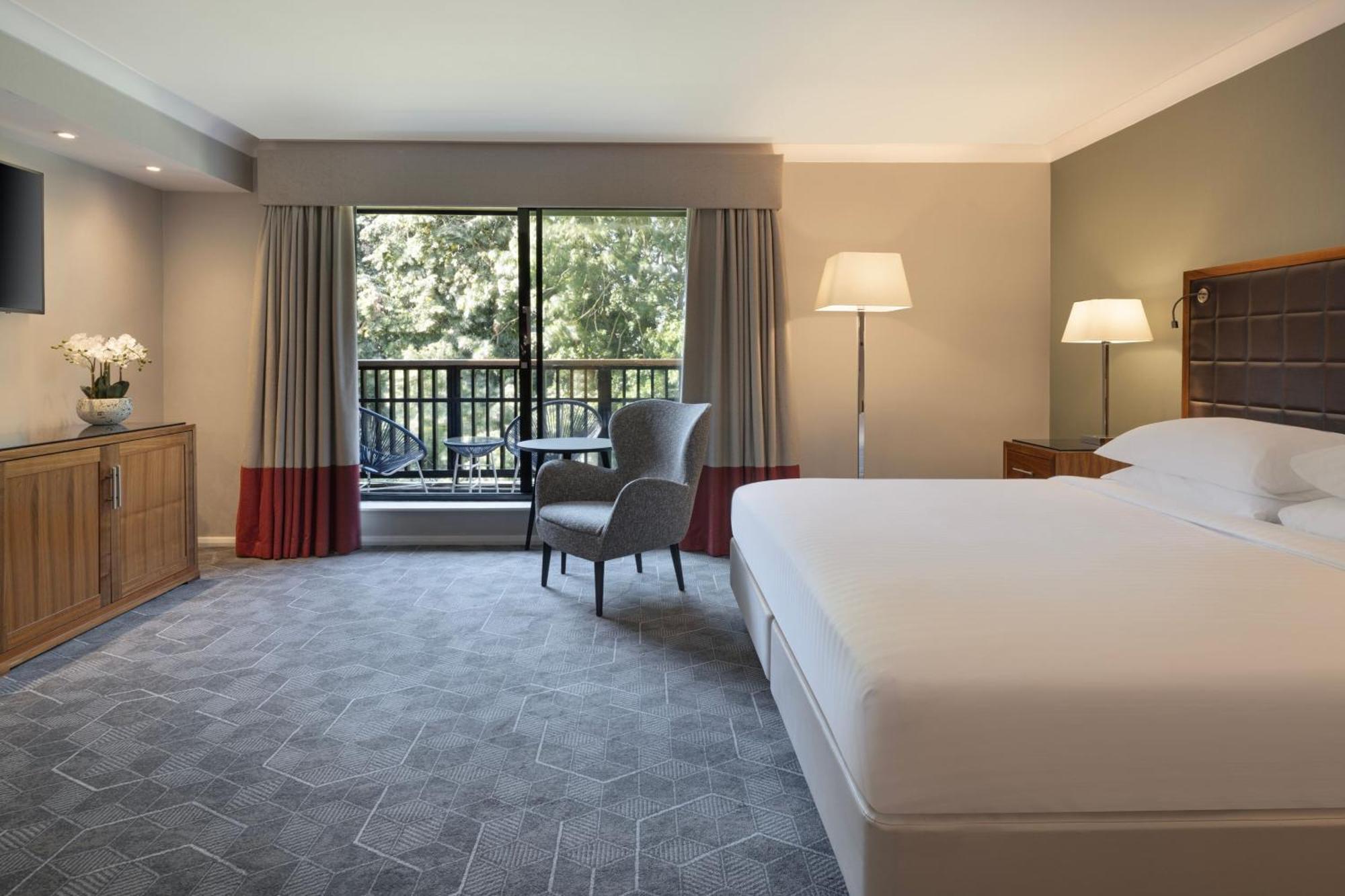 Delta Hotels By Marriott Питерборо Екстериор снимка