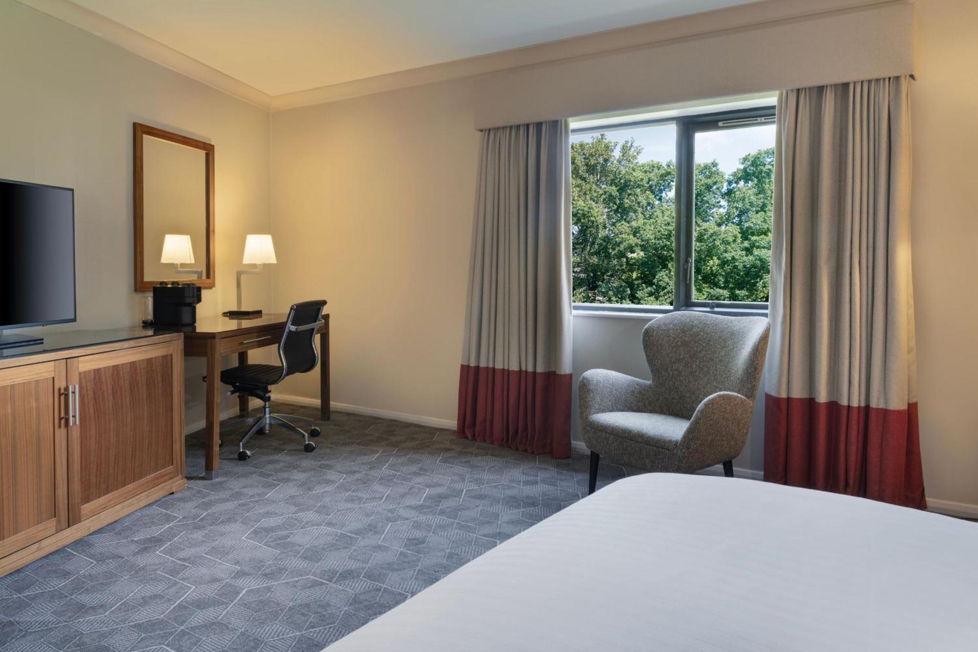 Delta Hotels By Marriott Питерборо Екстериор снимка