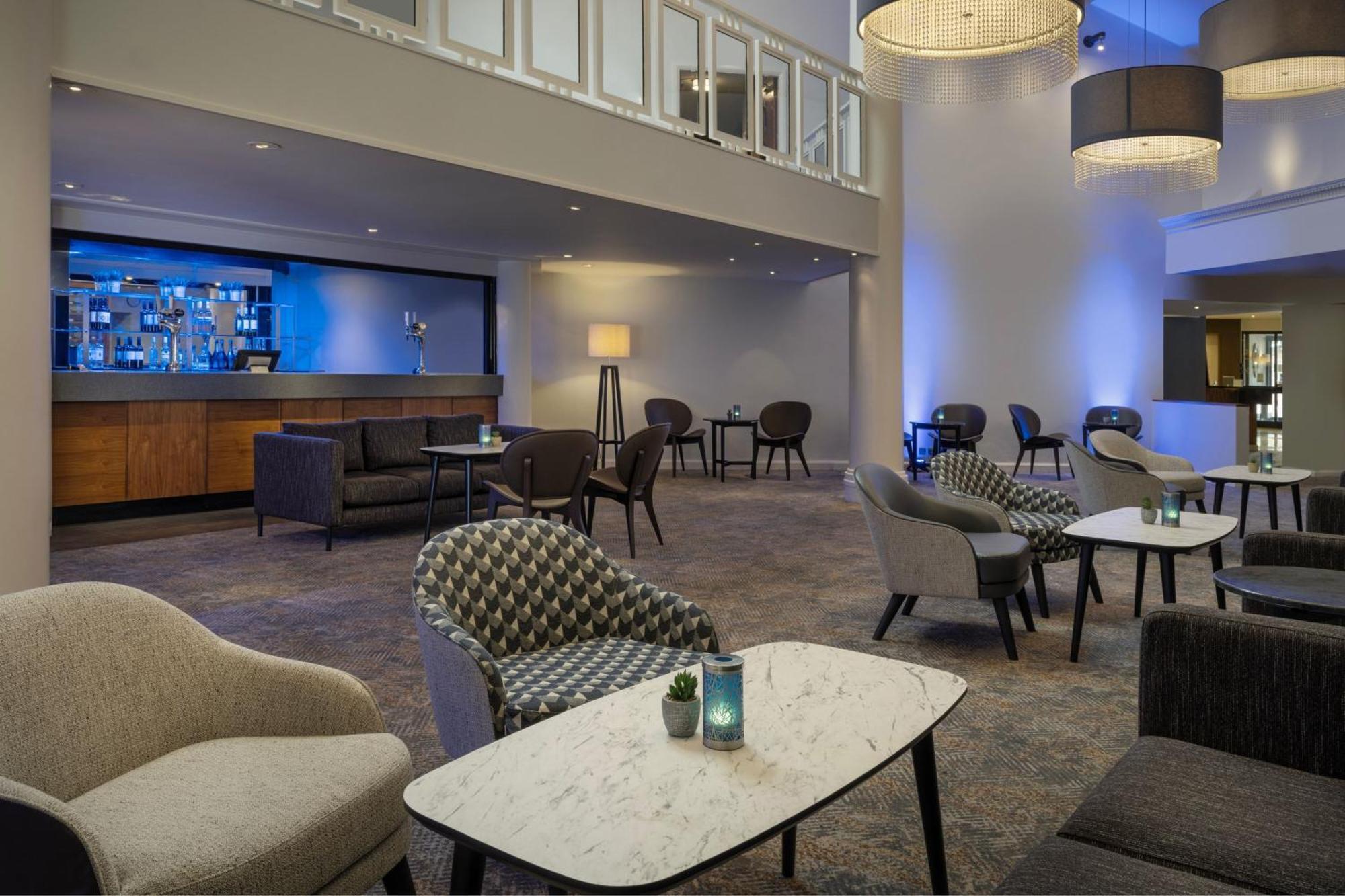 Delta Hotels By Marriott Питерборо Екстериор снимка