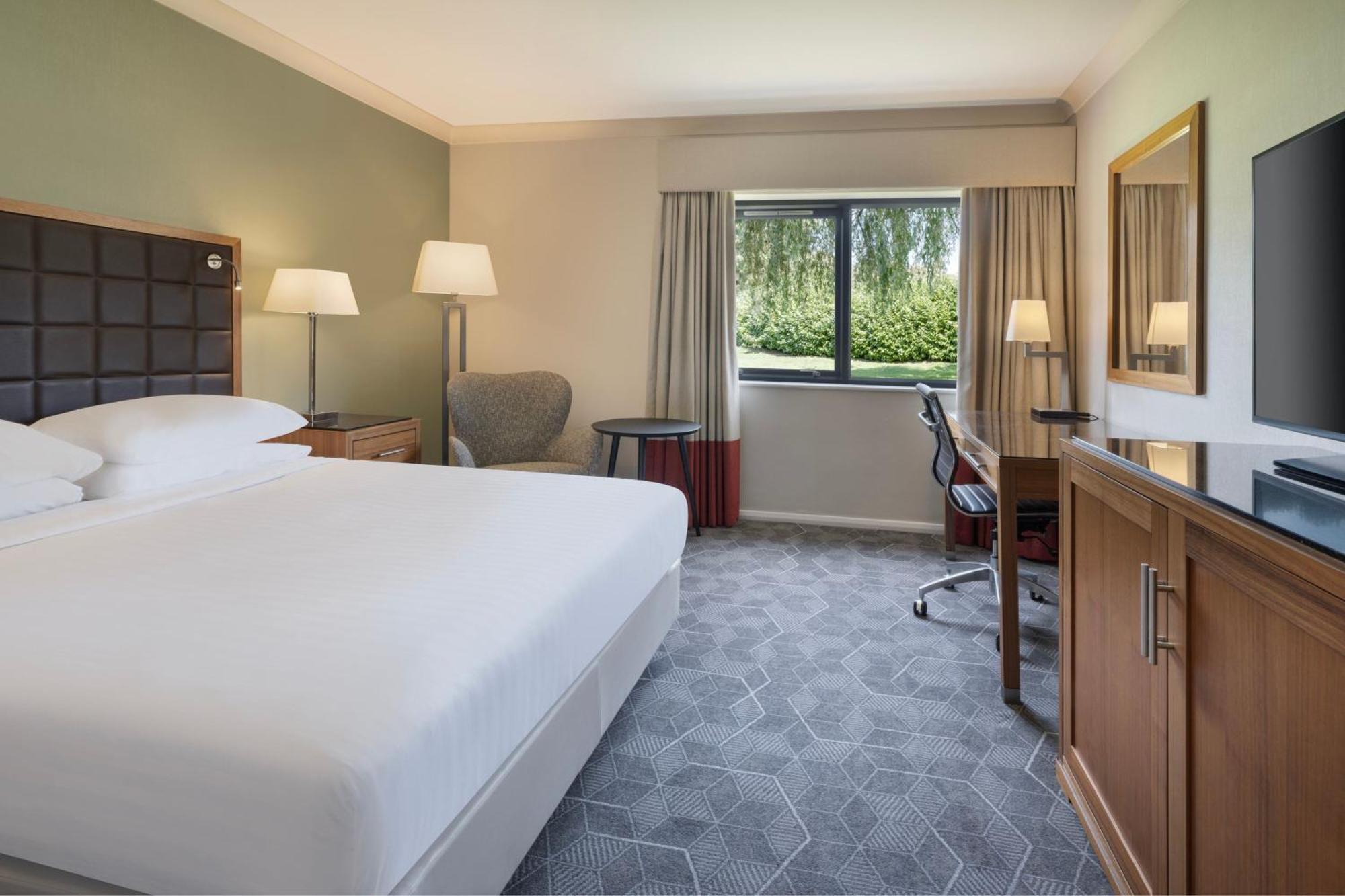 Delta Hotels By Marriott Питерборо Екстериор снимка