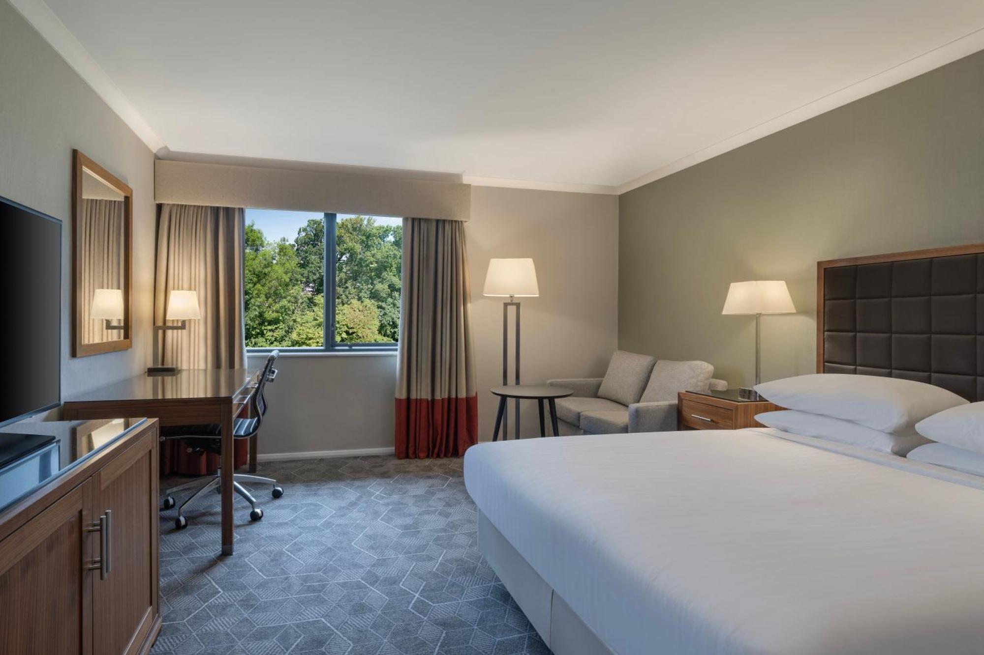 Delta Hotels By Marriott Питерборо Екстериор снимка