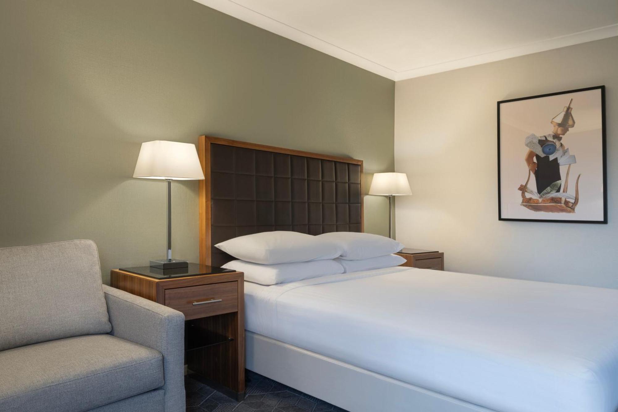 Delta Hotels By Marriott Питерборо Екстериор снимка