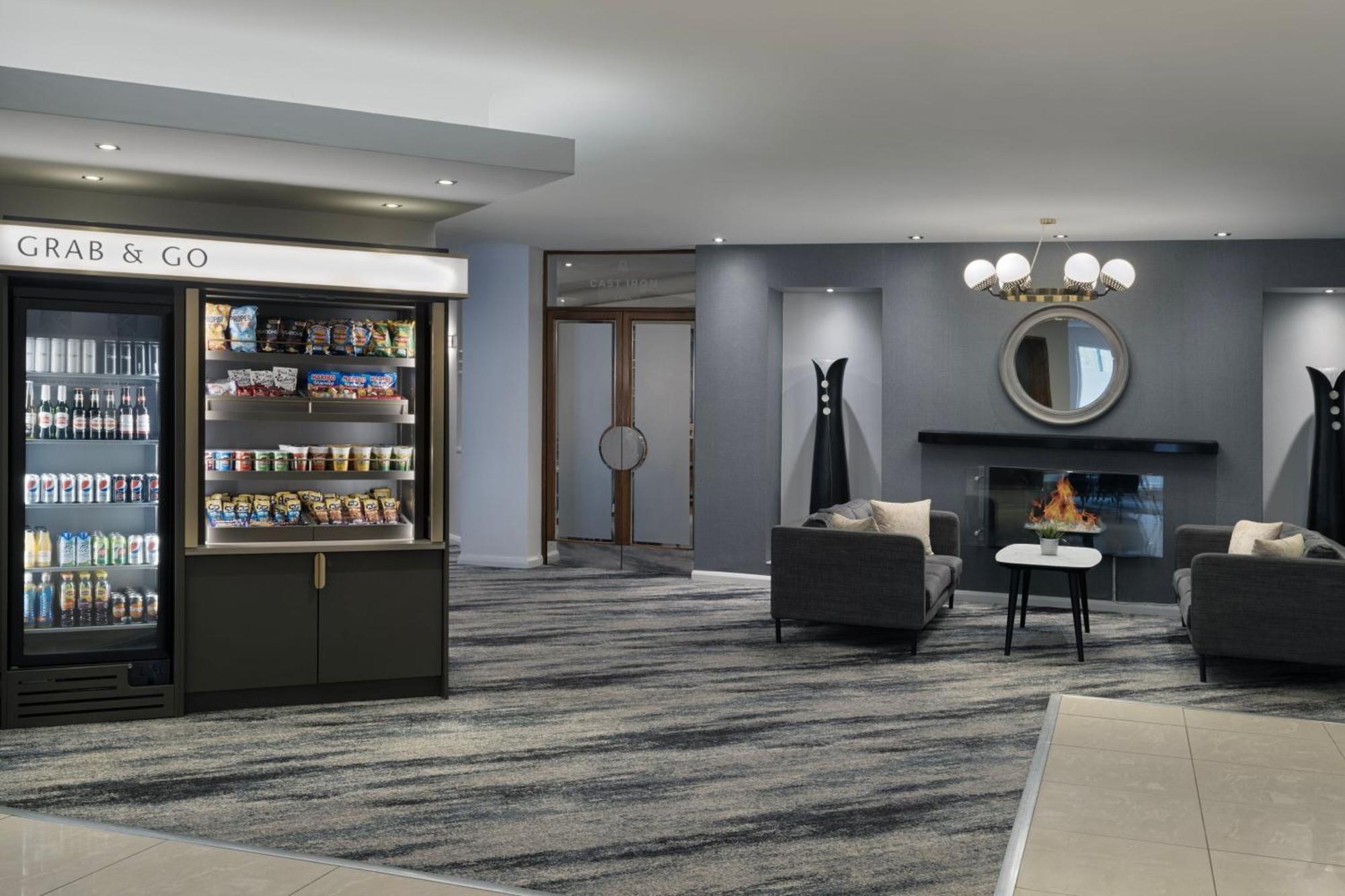 Delta Hotels By Marriott Питерборо Екстериор снимка