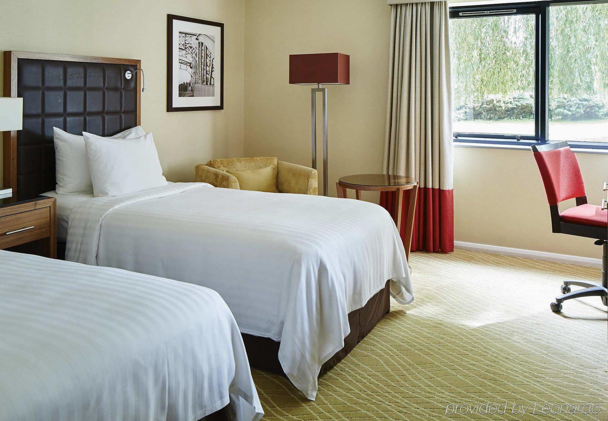 Delta Hotels By Marriott Питерборо Екстериор снимка