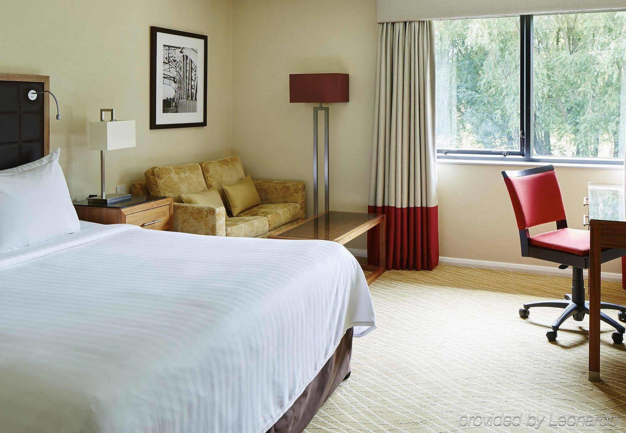 Delta Hotels By Marriott Питерборо Екстериор снимка
