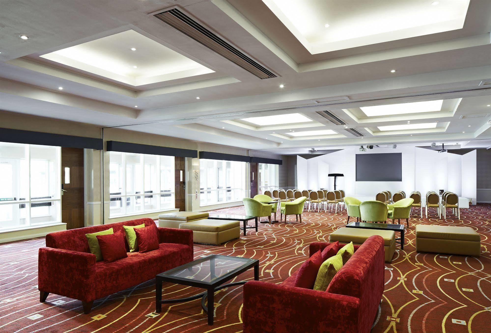 Delta Hotels By Marriott Питерборо Екстериор снимка